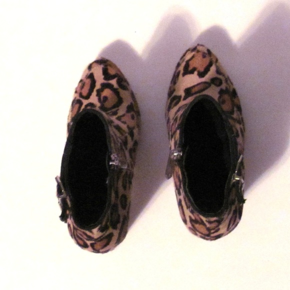 Sam Edelman Calf Fur Leopard Print Ankle Booties - Picture 6 of 8